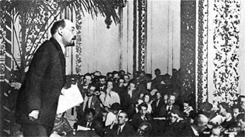 中共建立后得到了共产国际的大量援助，图为共产国际代表大会。