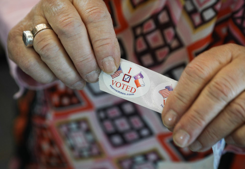 美國82歲老奶奶第一次投票