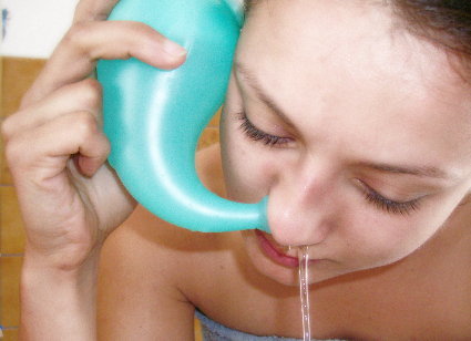 洗鼻器一定要使用煮沸的開水或生理食鹽水。