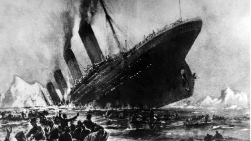 泰坦尼克號在其處女航中便寫下了沉沒的終點