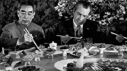周恩來講氣派，要吃得好，要吃魚翅海參。圖為1972年周恩來宴請尼克森。