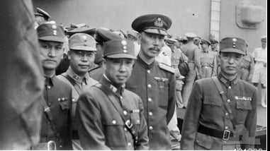 二次大战结束，同盟国统帅麦克阿瑟将军于日本横滨东京湾主持受降典礼，徐永昌时为盟军中国代表团团长。