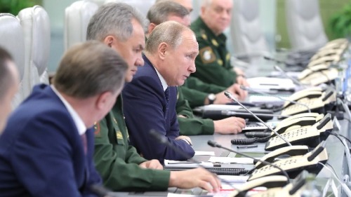 2018年12月26日，俄羅斯總統普京當天在俄國防部的國家防禦指揮中心，通過直播畫面觀摩「先鋒」高超音速導彈試射過程。