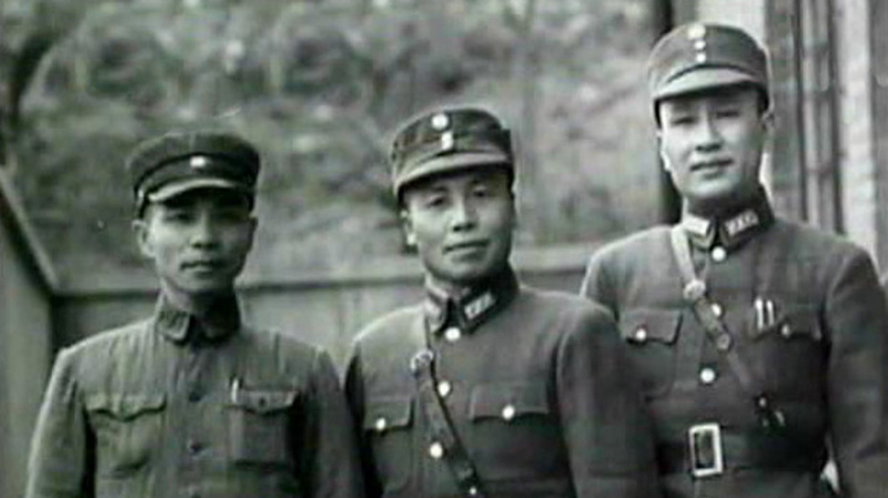 抗战初期，广西省主席黄旭初、第五战区司令长官李宗仁、军委会副参谋总长白崇禧在桂林合影