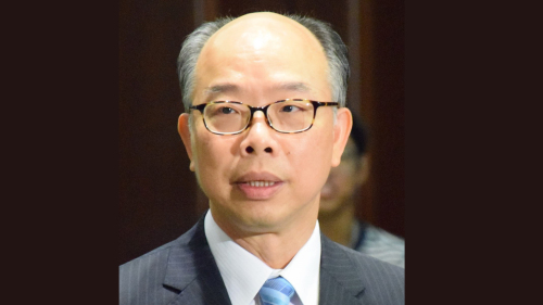 運輸及房屋局局長陳帆昨日回應議員提問時，一度指出香港是「三權分立」，但被建制派的委員會主席葉劉淑儀指其憲制概念錯誤。