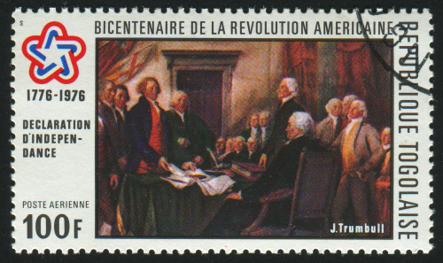 虽然《独立宣言》没有改变美洲的历史进程，但产生了连锁的独立效应，导致一些国家纷纷独立了。