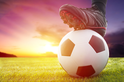 工作之餘，維阿發現了一項能讓他暫時忘記戰亂和貧窮的活動：足球。