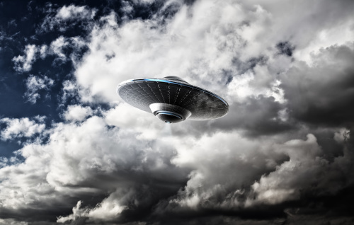 美国上空出现神秘UFO战斗机升空拦截