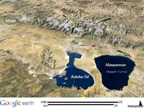 左上角為谷歌地圖上的西藏阿里地區門士鄉。（圖片來自谷歌地圖）