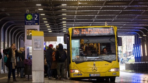 2018年2月15日，德國埃森市一處免費公交車站。