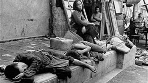 1959年的10月和11月，是姜寨村饿死人的高峰期……