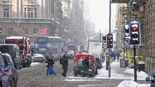 2月28日，寒冷的天氣給英國民眾的生活帶來不便。