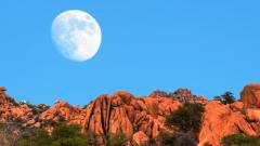 科学家惊叹月亮的神奇可能是人造的卫星(图)