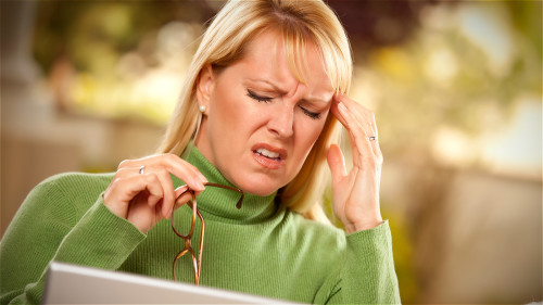 出现头痛、眩晕、耳鸣等症状，要警惕罹患高血压的可能性。