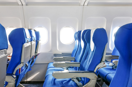 旅行淡季飛機上乘客不多，通常後排的空位也會比較多。
