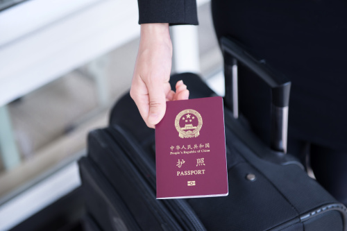 已入籍外國的華人持中國護照回國要小心了