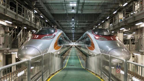 广深港高铁香港段正进行试运，昨日试运期间，发生列车车轮出轨事件。