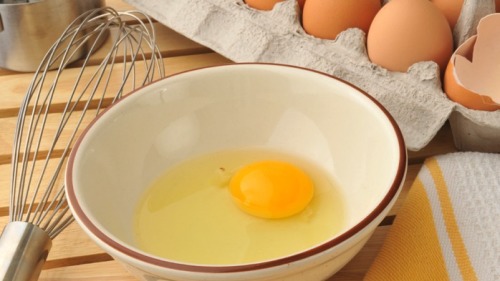 鸡蛋价格低廉，是物超所值的营养宝库。