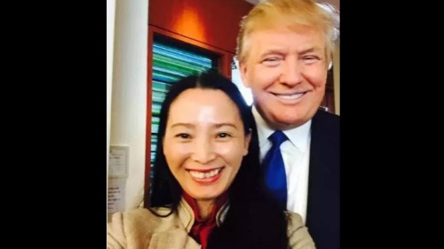 这个中国女子出身海南穷山沟如今叱诧美国政坛