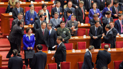 習政協開幕全程正襟危坐散場無人敢和他握手(圖)