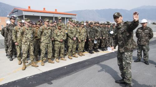 美韓軍人參與「雛鷹2017「聯合軍演（美國海軍照片）