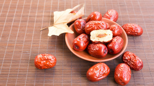 紅棗養生功效很多，但是有些人是不適宜食用紅棗的。