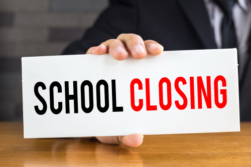 遭遇罕见四月暴风雪明尼苏达州学校关闭