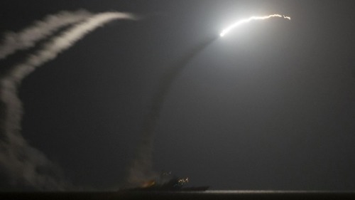 2014年美軍戰艦發射戰斧導彈攻擊伊斯蘭國。