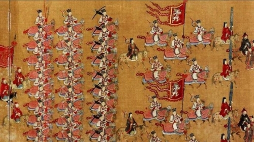 赵匡胤跌落马下，敌军战将乘机围了上来。正在这时，一名骑兵飞驰到他面前。
