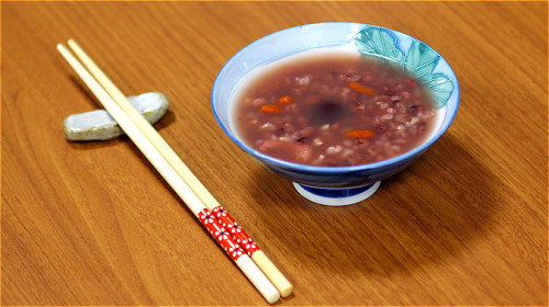 红豆薏米，利水消肿，适用于各类型水肿的人。
