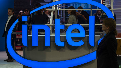 全球芯片巨头英特尔（Intel）宣布禁止供应商使用来自新疆的产品。