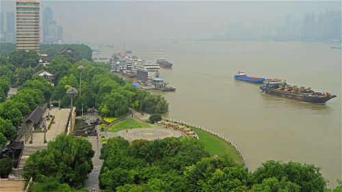 毛澤東曾經多次游長江，其中長江武漢這段水流湍急。