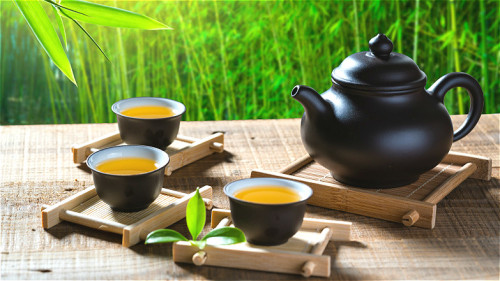 绿茶能防止老化、提升免疫力，还具有利尿、消除压力的作用。