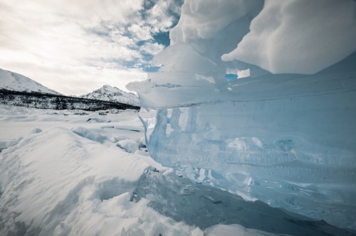 北極冰層奇怪洞穴與外星人有關？