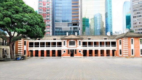 香港建于1864年、有近160年历史、俗称“大馆”的法定古迹旧中区警署的16座建筑群，经历了11年活化工程后，终于宣布在本月底开始免费开放予公众参观。