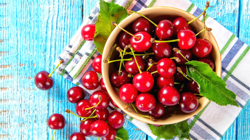 多吃樱桃可促进血红蛋白再生，提高人体免疫力。