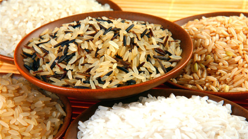 糙米保存了完整的稻米营养，比白米更健康。