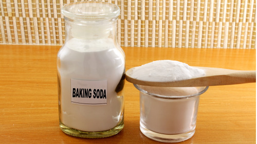 可食用的小蘇打粉宜用在飲食、廚房相關的清潔上；工業用的小蘇打粉宜用在其他居家清潔上。