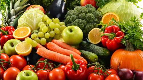 水果和蔬菜的摄入对胃癌有预防作用。