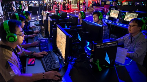 游戏执照的冻结，造成中国游戏龙头腾讯股价市值蒸发1500亿美元。（图片来源：Getty Images ）