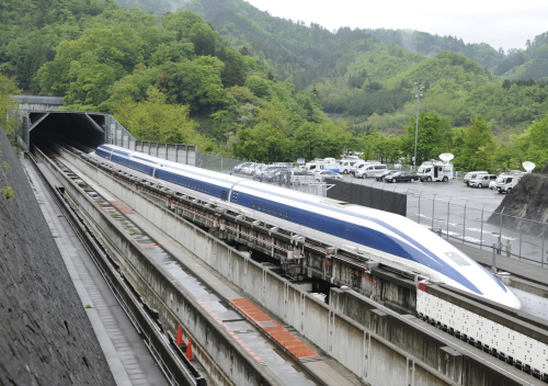 日本新干线与中国高铁有啥不同？