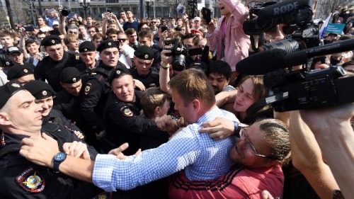 俄羅斯警察在莫斯科廣場逮捕反對派領袖納瓦爾尼