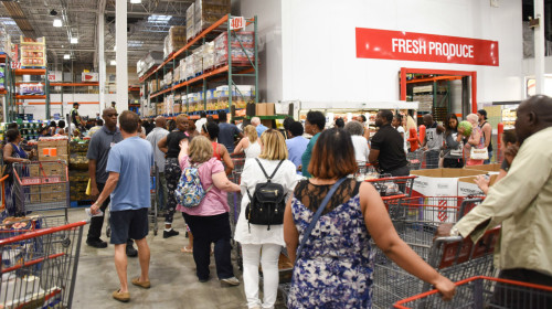好市多（Costco）超市以物美價廉而著稱，消費者經常前去採購用品。許多人或許不知，在這裡購買5款產品，同樣省錢又省心喔！資料照。