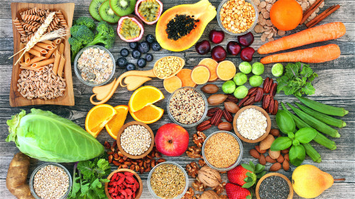 「平衡膳食」能提供全面的熱能和各種營養素，是糖尿病患者飲食的基礎。