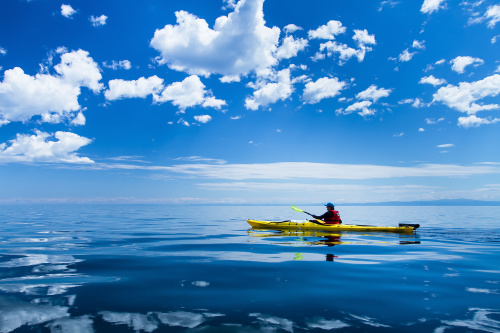 貝加爾湖是世界上儲水量最大的淡水湖泊。