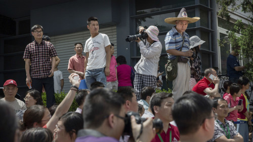 中国留学生被判13年父母怒斥：花了200万还被判刑！
