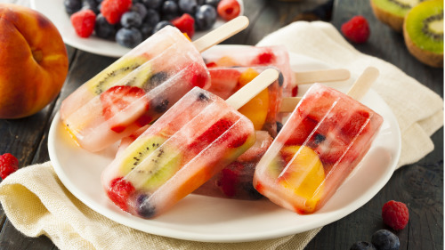 吃冰品，身体要额外调动其他细胞的热量来加温，消化的食物也在耗你的能量和精气。