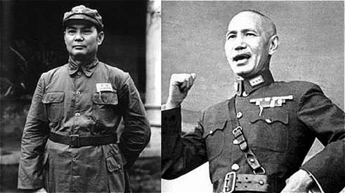 1949年蒋介石从成都飞往台湾途中，叶剑英（图左）曾请示中共中央是否击落蒋专机。 叶剑英是黄埔军校筹备组20位建校元老之一。