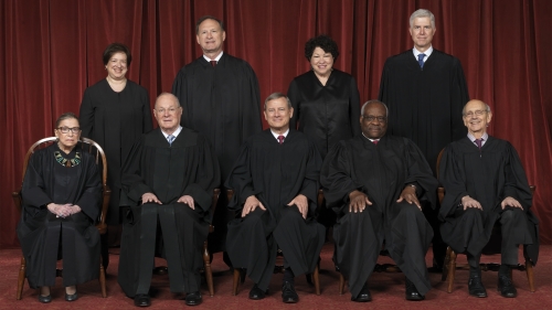 2017年美國最高院9名大法官合影。