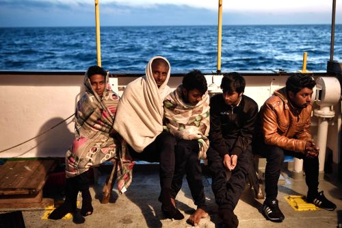 2018年5月9日，醫生無國界的一艘船隻打救了漂泊在地中海上的難民。